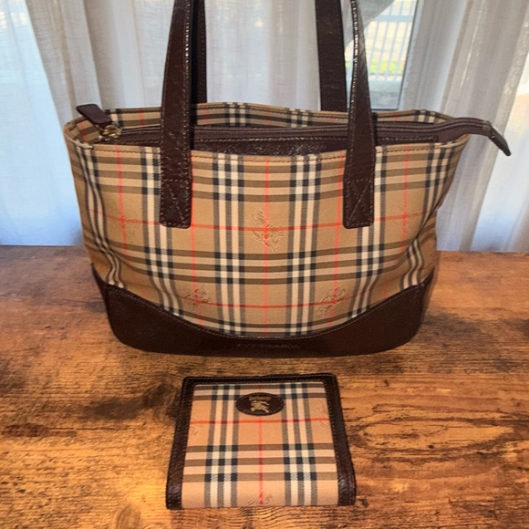Burberry Checkered Brown and Tan vintage bag and matching wallet! - Picture 5 of 14